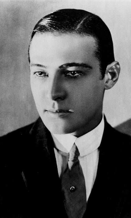 Rudolph_Valentino_-_Sep_1922_Photoplay Rudolph_Valentino_-_Sep_1922_Photoplay
